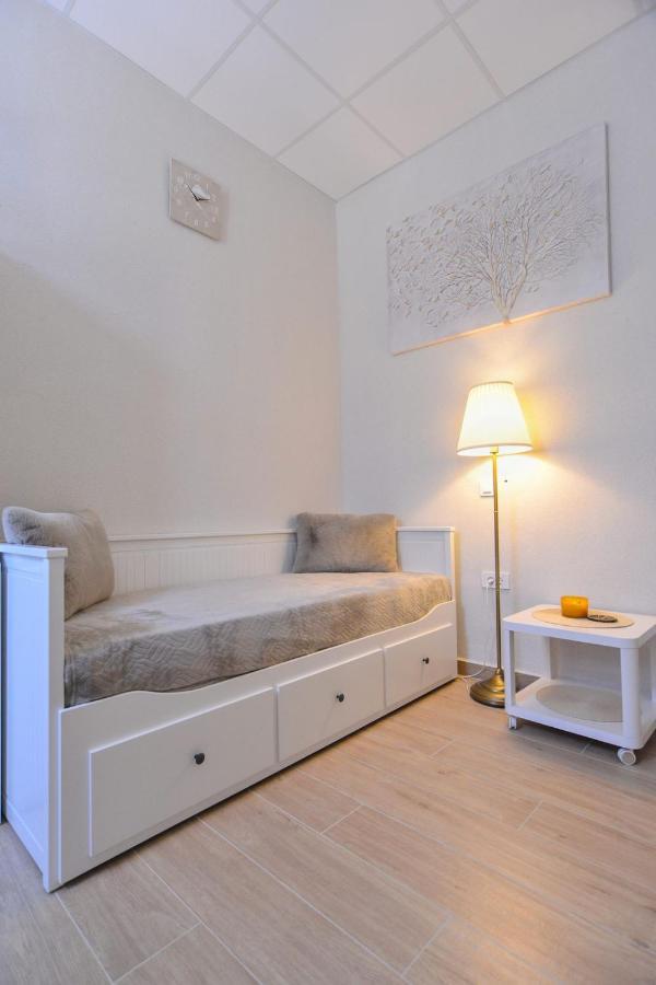 Md Studio Apartman Rijeka Bagian luar foto